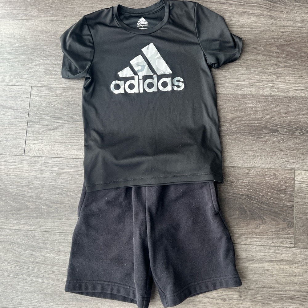 Black Adidas active boys' t-shirt sweat shorts set sz 6